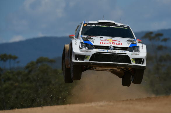 Jari-Matti Latvala var bara sekunder efter i mål.