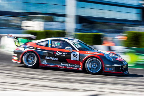 Philip Morin började köra Porsche Carrera Cup 2015.