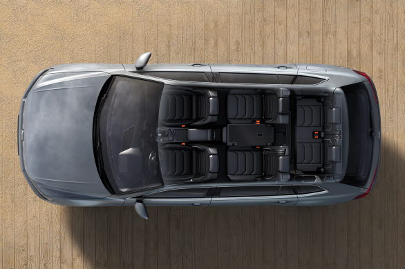 Tiguan Allspace erbjuder mer plats än många andra SUV:ar i sin klass. En viktig orsak bakom detta är att hjulbasen förlängts från 2 681 till 2 790 mm. 