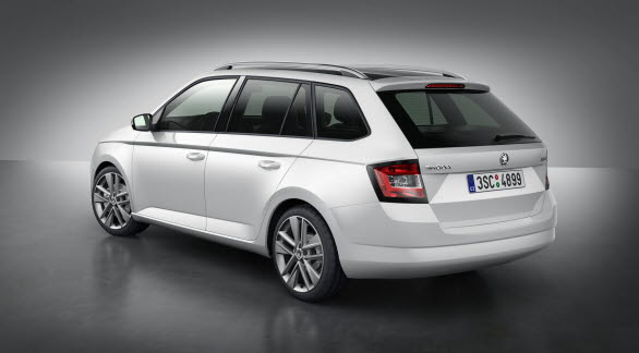 Nya SKODA Fabia Combi bakifrån
