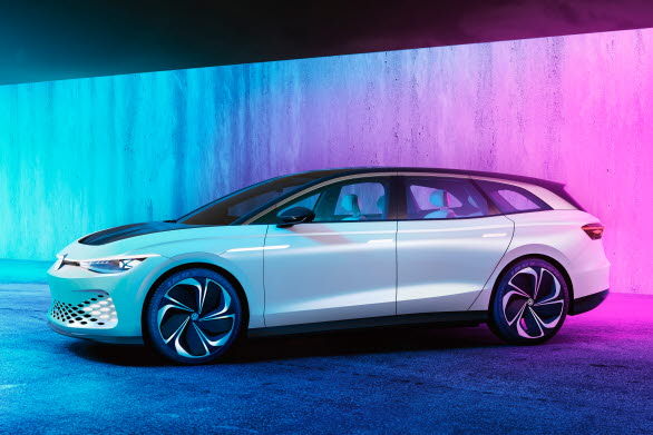 Med en effekt på upp till 340 hk klarar fyrhjulsdrivna ID. Space Vizzion 0-100 km/h på 5,4 s.