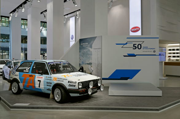 Det finns  flera rariteter att förundras över, bland annat Kenneth Erikssons rallybil från 1986 - Golf GTI 16V. 