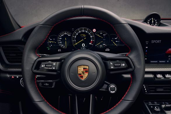 Ratten i 911 GT3 S/C är, precis som på den tidigare 911 S/T, klädd i perforerat läder.