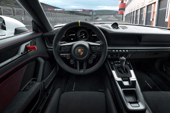Förarmiljön i nya 911 GT3 RS.