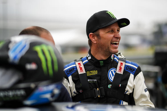 Trefaldige världsmästaren Petter längtar efter att få börja andra halvan av säsongen.