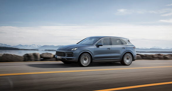 Världspremiär finns till alla Cayenne-modeller och består av bromsskiva i gjutjärn med ett ytlager av tungsten-karbid.