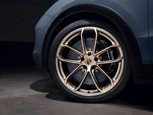 Nya 22" GT-fälgar i färgen Neodyme på Porsche Cayenne Turbo GT