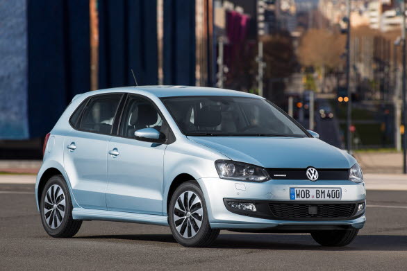 TDI BlueMotion (75 hk) förbrukar endast 3,1 l/100 km (82 g/km CO2), vilket gör den till en av marknadens mest bränsleeffektiva femsitsiga bilar. Polo TDI BlueMotion klassas som miljöbil i Sverige. 