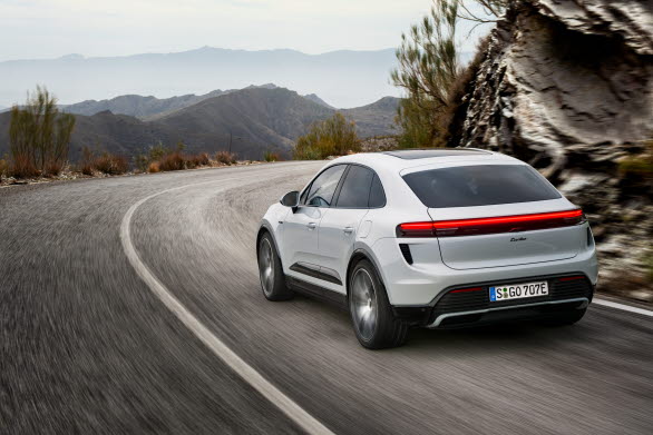 Nya helt elektriska Macan Turbo