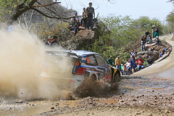Andreas Mikkelsen siktar på ännu en pallplats i Rally Argentina.