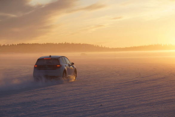 Testfordonet ID.EVERY1 med SDV-arkitektur och provisorisk kaross under vintertester. Dess utseende motsvarar inte den slutliga produktionsmodellen.