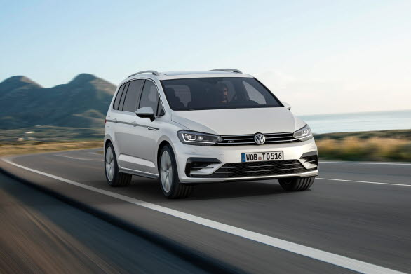 Det kommer att finnas totalt sex motorer till nya Touran då den lanseras: tre bensindrivna (TSI) och tre dieslar (TDI). Alla är 4-cylindriga, direktinsprutade och turboladdade och uppfyller utsläppsnormen Euro 6. 