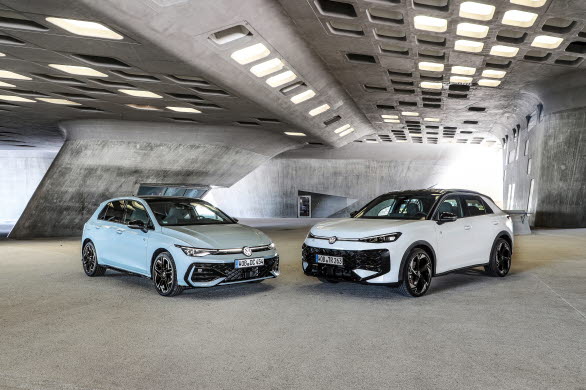 Fullhybridversioner av Golf och T-Roc erbjuds nu i Sverige.
