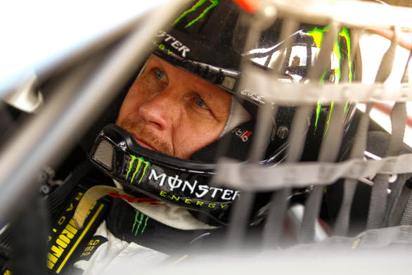 Petter Solberg kommer till start bara fem dagar efter operationen av hans brutna nyckelben.