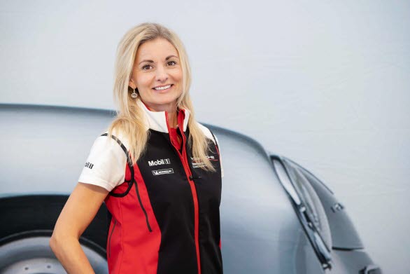 – Simracing är hett! säger Sanna Strömbäck, marknadschef på Porsche Sverige. Världens största racingserier satsar just nu på virtuella mästerskap och i höst blir det äntligen verklighet här i Skandinavien. Tävlingar och kval körs på några av våra mest älskade svenska banor. Jakten på nästa racingstjärna startar nu!