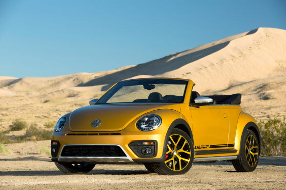 Beetle Dunes kraftfulla karaktär understryks framifrån av ett stort centralt luftintag med en silverfärgad ram ett svart bikakemönstrat galler. 